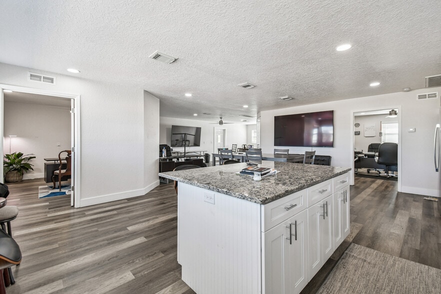 More Photos Of 6010 Wall St, Port Richey Warehouse For Sale