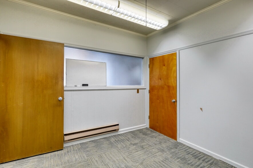 More Photos Of 845 Bloomfield Ave, Clifton Manufacturing For Lease