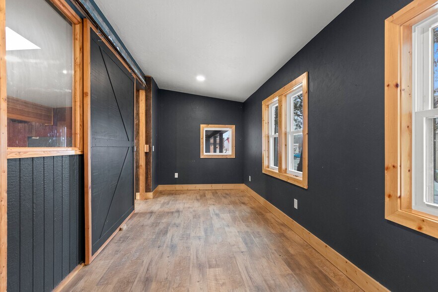 More Photos Of 1774 Riverside Dr, Suamico Freestanding For Lease