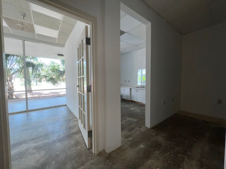 More Photos Of 1800 S Main St, McAllen Unknown For Lease