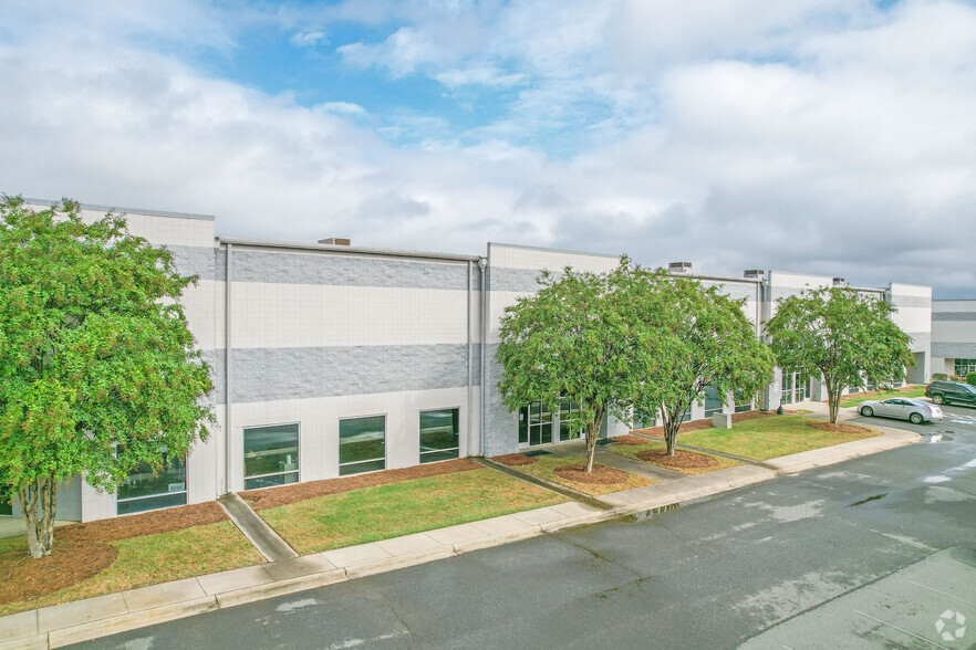 Primary Photo Of 521 Eagleton Downs Dr, Pineville Light Manufacturing For Lease