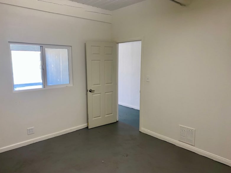More Photos Of 1810 W Foothill Blvd, Upland Freestanding For Lease