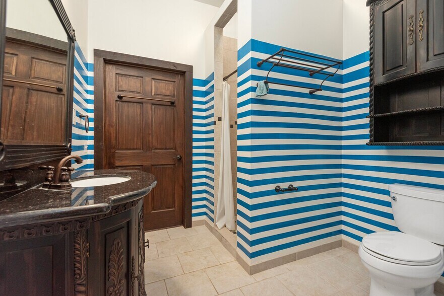 More Photos Of 1941 Spring Cypress Rd, Spring Warehouse For Sale