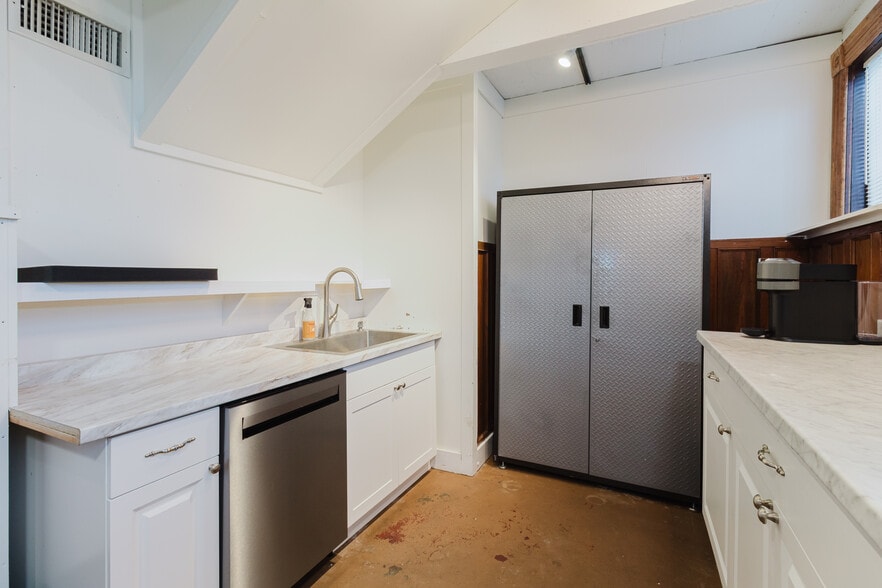 More Photos Of 37951 Meridian Ave, Dade City Office For Sale