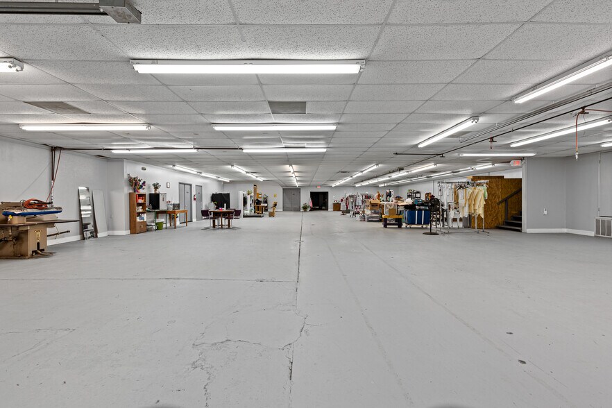 More Photos Of 500 E Main St, Kilgore Office For Sale