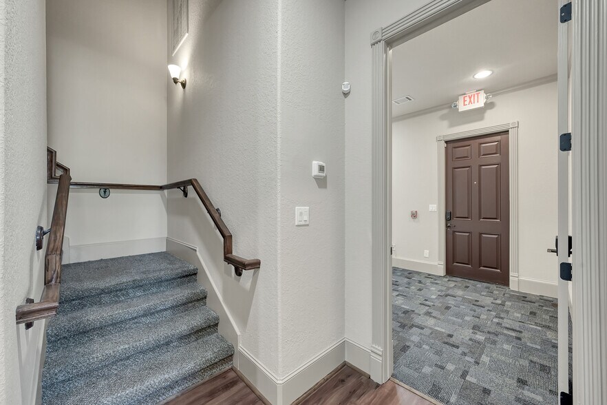 More Photos Of 250 Ed English Dr, Shenandoah Office For Sale