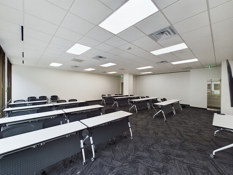 More Photos Of 8131 Lyndon B Johnson Fwy, Dallas Office For Lease