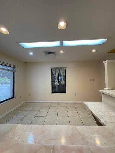 More Photos Of 561 S Duncan Ave, Clearwater Medical For Sale