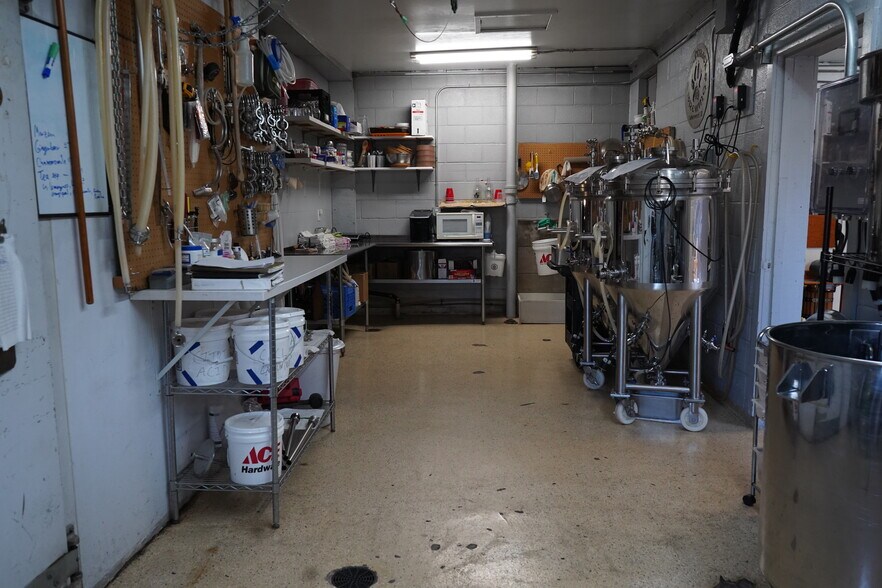 More Photos Of 505 King st, Cottonwood General Retail For Sale