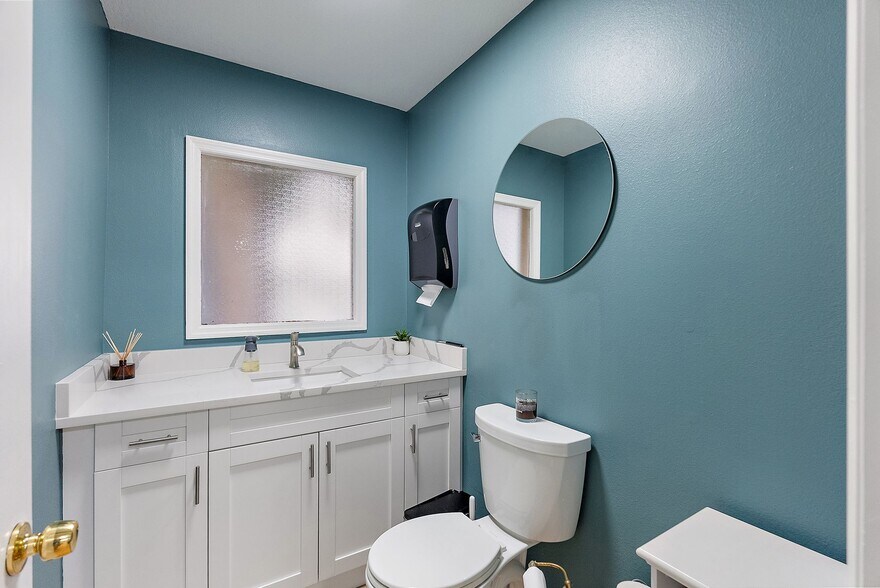 More Photos Of 4100 Central Ave, Saint Petersburg Office For Sale