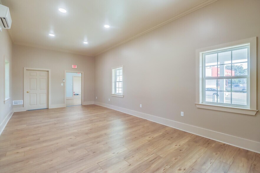 More Photos Of 228 E Railroad St, Long Beach Freestanding For Sale