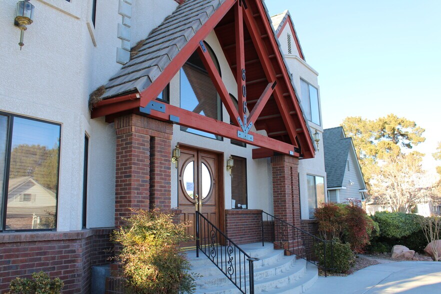 More Photos Of 606 S 9th St, Las Vegas Office Residential For Lease