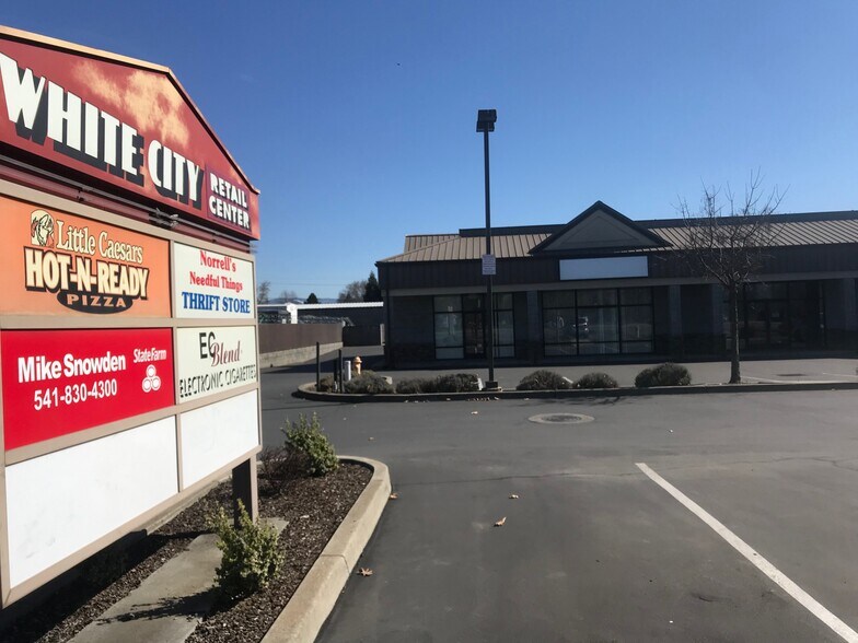 More Photos Of 8336 Highway 62 Hwy, White City Storefront Retail Office For Lease