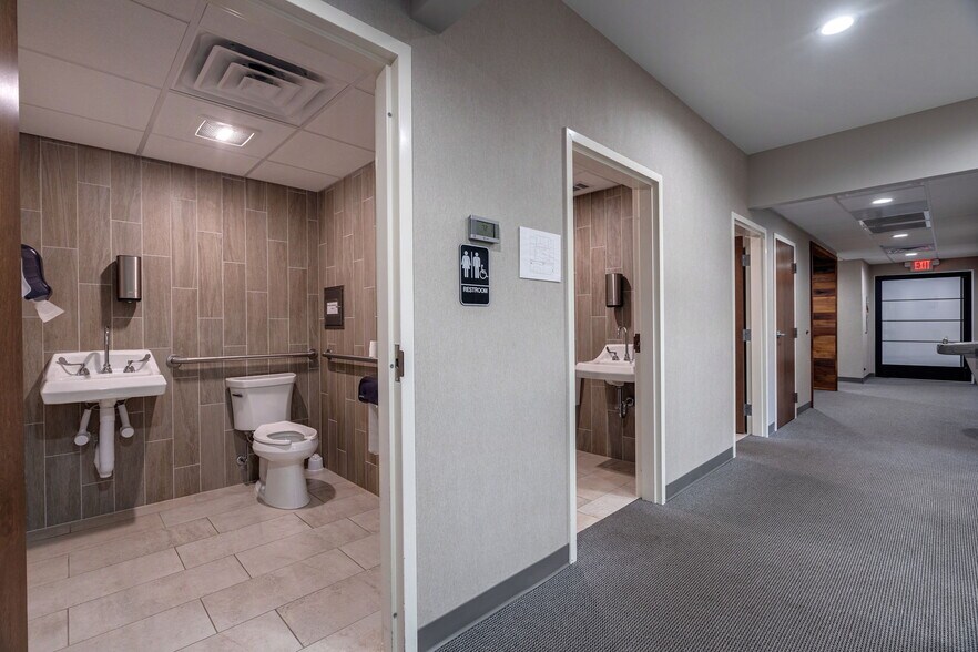 More Photos Of 195 King Ave, Athens Medical For Lease