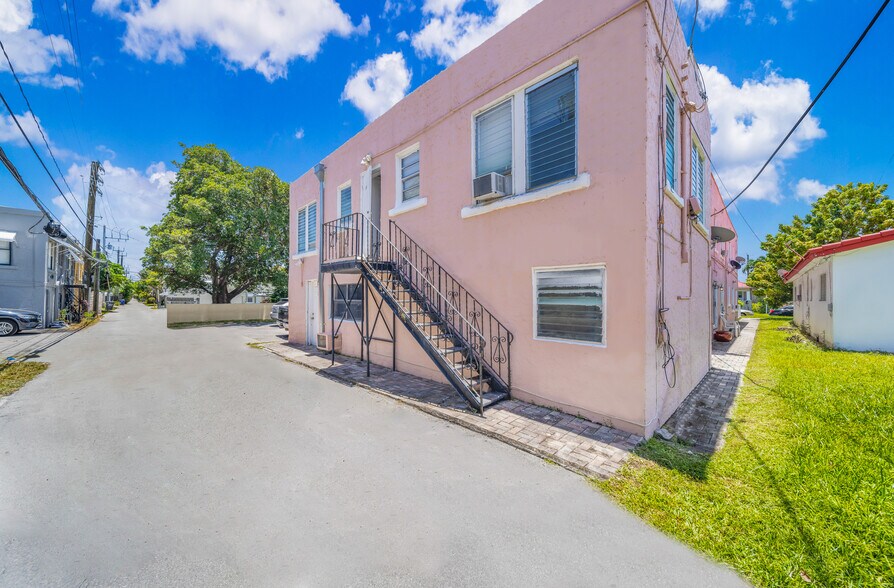 More Photos Of 1621 Van Buren St, Hollywood Apartments For Sale