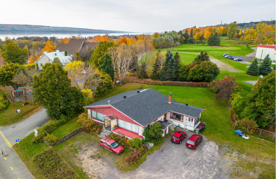 Primary Photo Of 10953 Boul Sainte-Anne, Beaupré Office For Sale