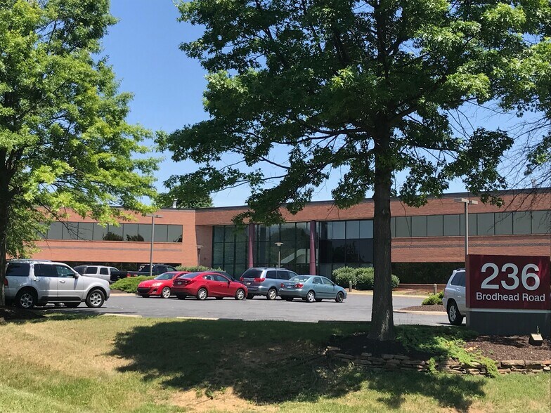 More Photos Of 236 Brodhead Rd, Bethlehem Medical For Lease