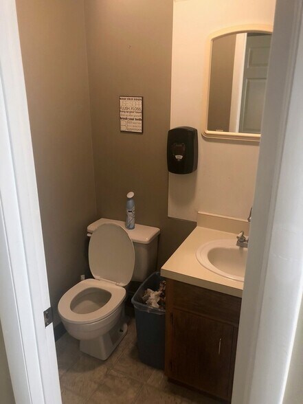 More Photos Of 5841 State Highway K St, Cape Girardeau Warehouse For Lease