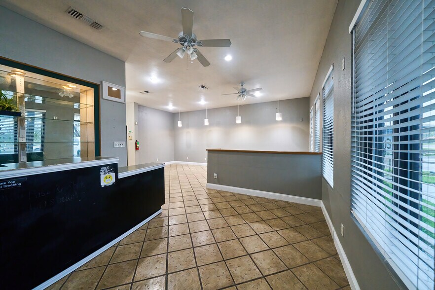 More Photos Of 2700-2704 Hemphill St, Fort Worth Medical For Sale