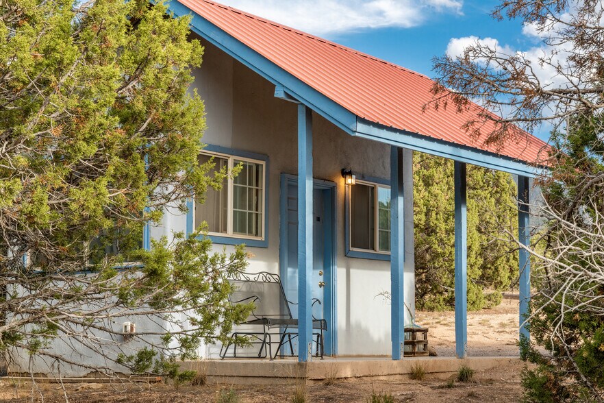 More Photos Of 11550 Pigeon Hollow Rd, Spring City Hotel For Sale