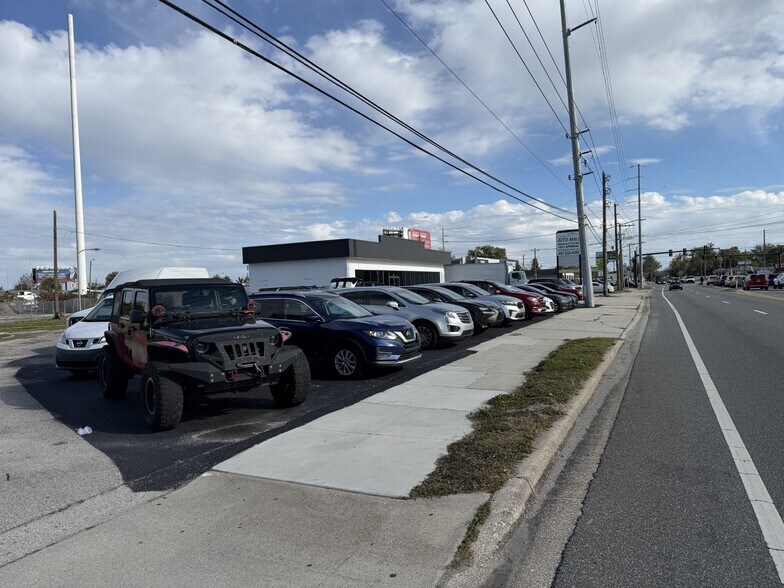 More Photos Of 5005 Edgewater Dr, Orlando Convenience Store For Sale