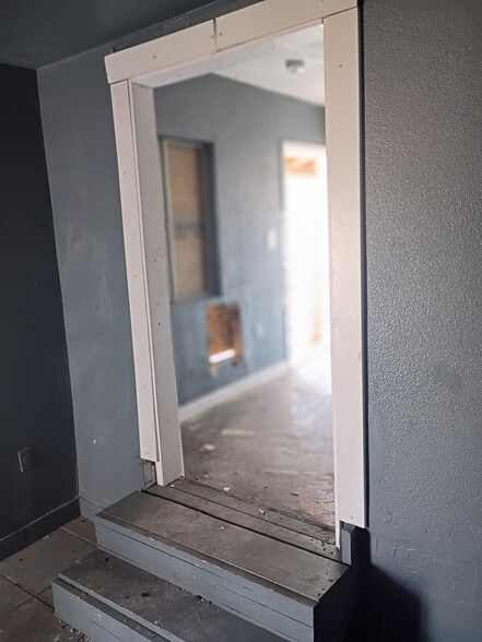 More Photos Of 924 E Main St, Barstow Hotel For Sale