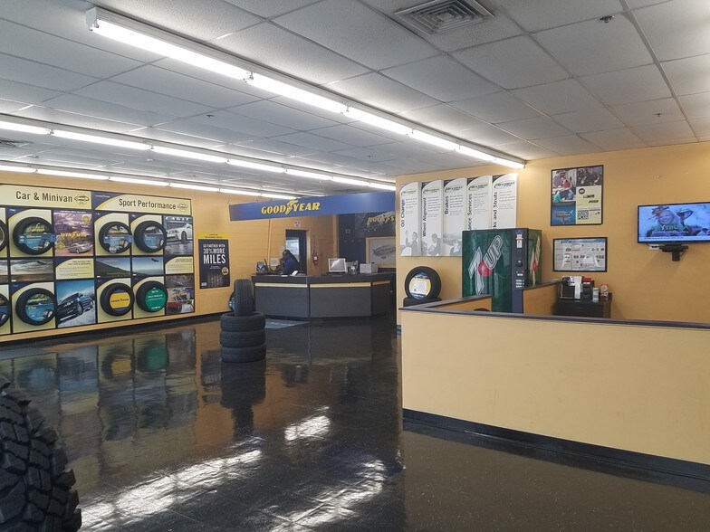 More Photos Of 2575 W Colonial Dr, Orlando Auto Repair For Sale