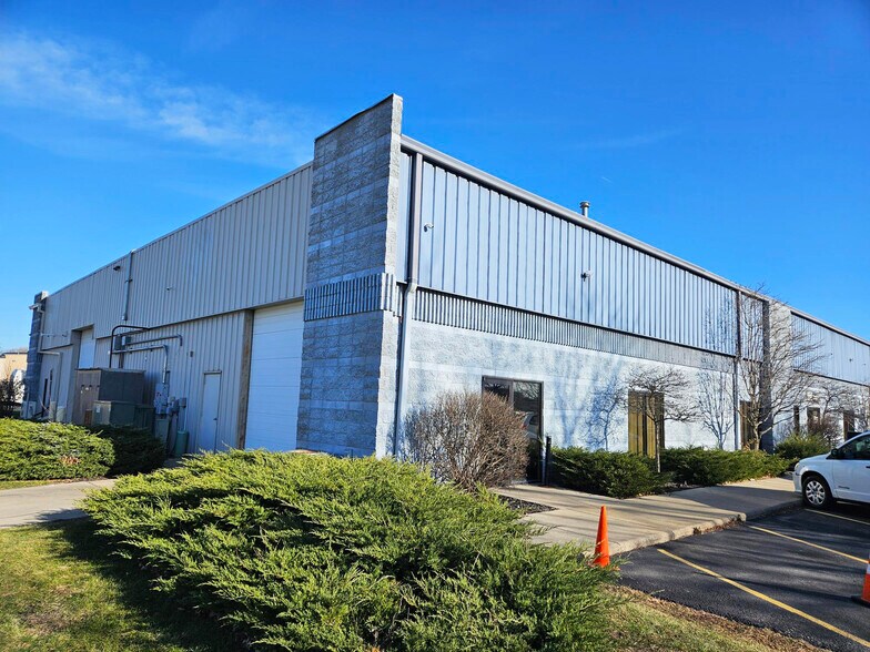 More Photos Of 851-859 E Broadway, Monona Industrial For Lease