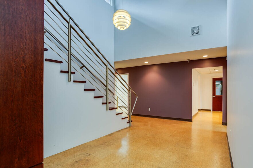 More Photos Of 1140 E Market St, Charlottesville Office For Lease