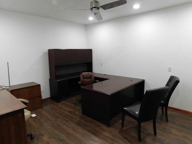 More Photos Of 68 W Main St, Danville Office For Lease