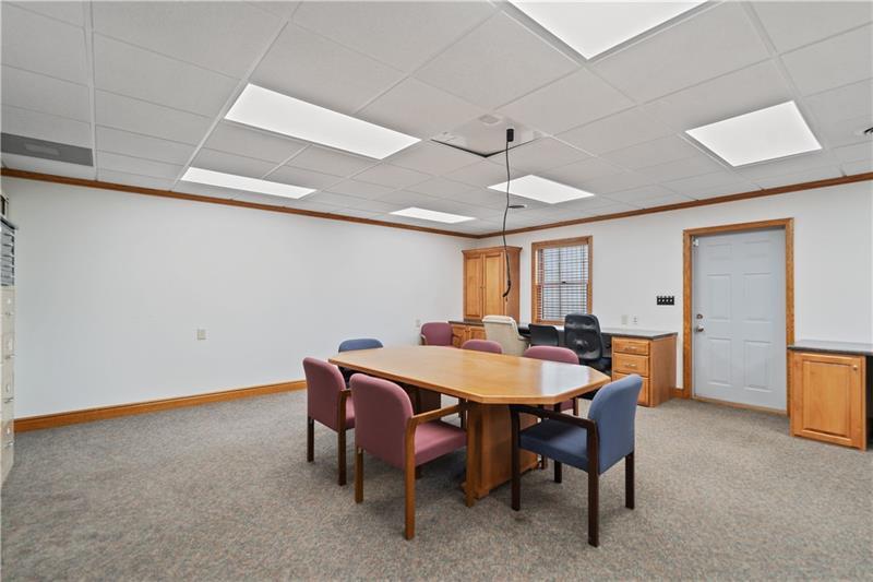 More Photos Of 114 Oil Ln, Hunker Office For Lease