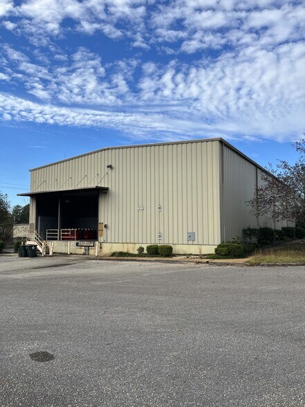 More Photos Of 207 Dunson St, Andalusia Light Distribution For Sale