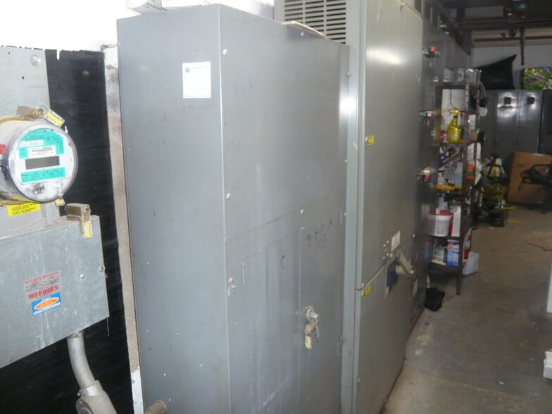 More Photos Of 68 Pleasant St, New Rochelle Warehouse For Lease