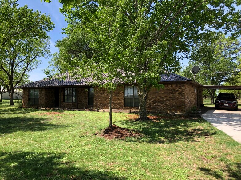More Photos Of 12633 Gholson Rd, Waco Specialty For Sale