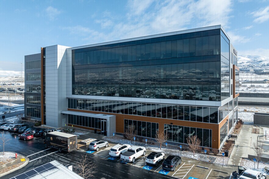 More Photos Of 2901 W Bluegrass Blvd, Lehi Office For Lease