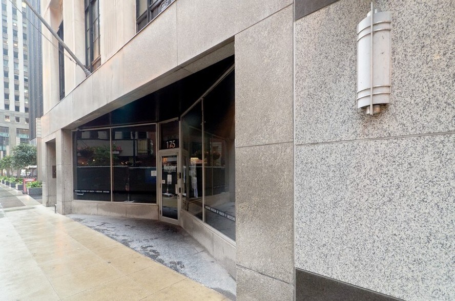 More Photos Of 175 W Washington St, Chicago Office For Sale