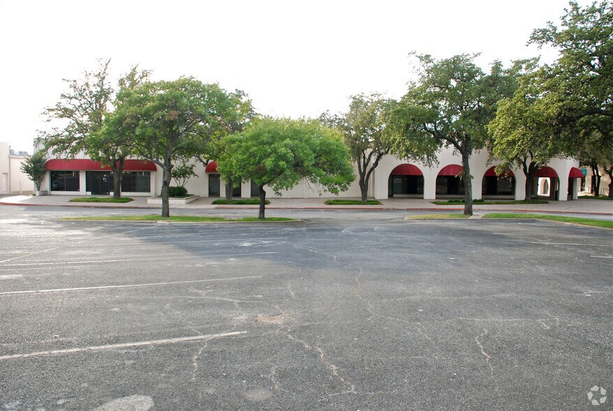 More Photos Of 3501 N Macarthur Blvd, Irving Medical For Sale