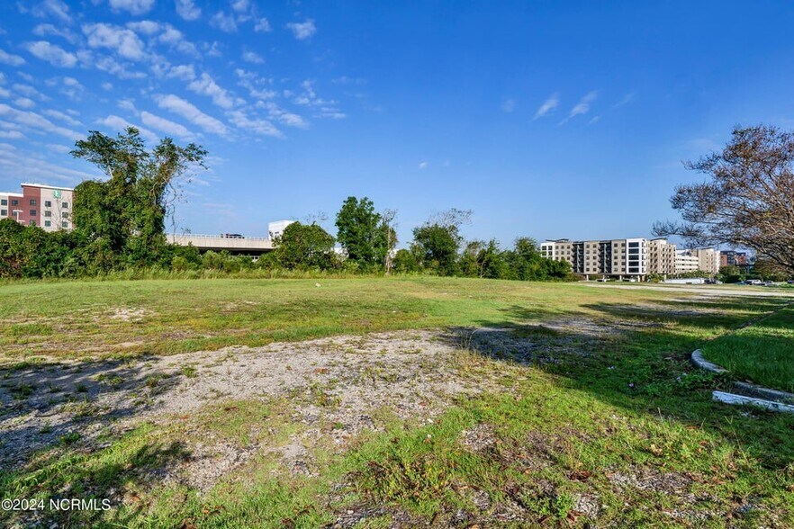 More Photos Of 615 N Front St, Wilmington Storefront Retail Office For Sale