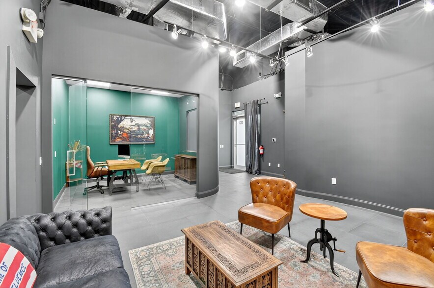 More Photos Of 2800 W State Road 84, Fort Lauderdale Showroom For Lease