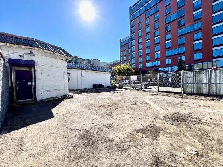 More Photos Of 148 Flushing Ave, Brooklyn Land For Lease