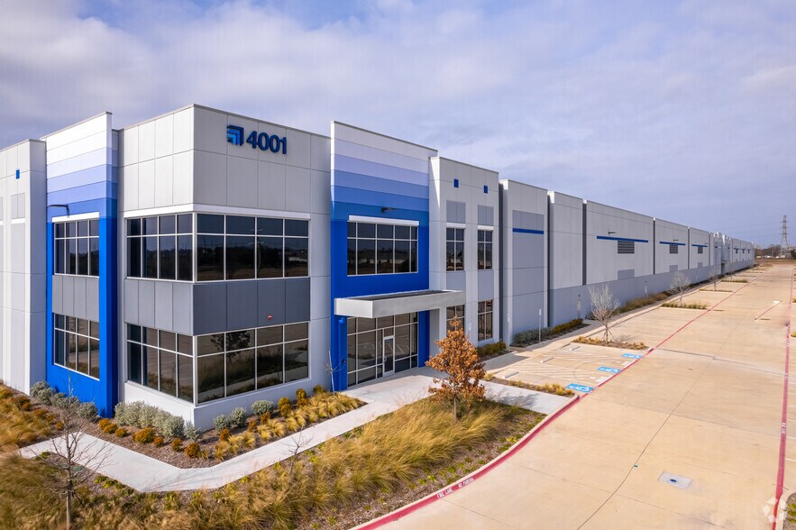 Primary Photo Of 4001 N Prairie Creek Rd, Dallas Distribution For Lease