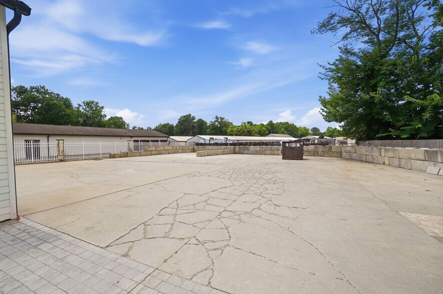 More Photos Of 8177 S Route 48, Maineville Office For Sale