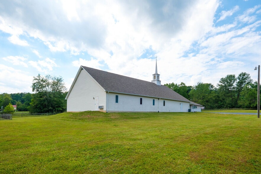 More Photos Of 5700 Edinburg Gap Rd, Fort Valley Religious Facility For Sale