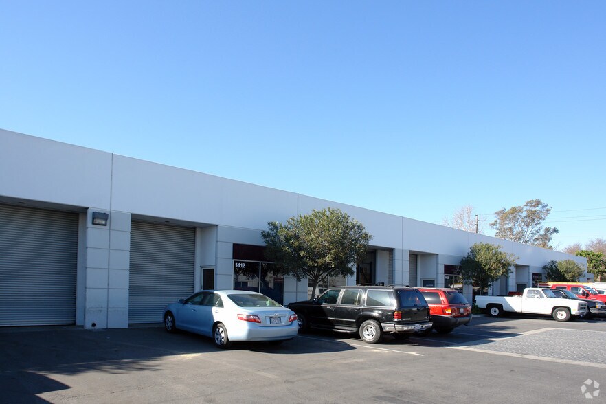 More Photos Of 3283-3299 Walnut Ave, Signal Hill Unknown For Lease