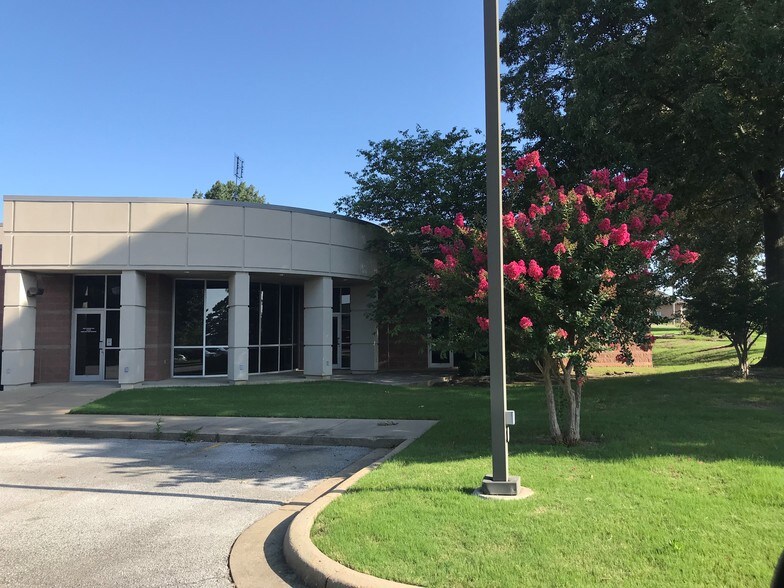 More Photos Of 2804 Longview Dr, Jonesboro Medical For Lease