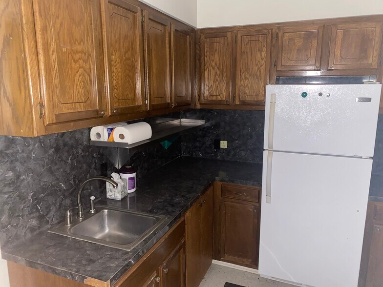 More Photos Of 7414 Picardy Ave, Baton Rouge Medical For Sale