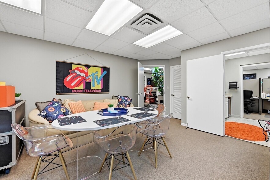 More Photos Of 304 Progress Dr, Sherman Warehouse For Sale