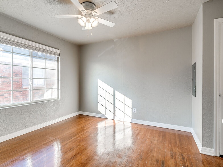 More Photos Of 2037 NW 26th St, Oklahoma City Apartments For Sale