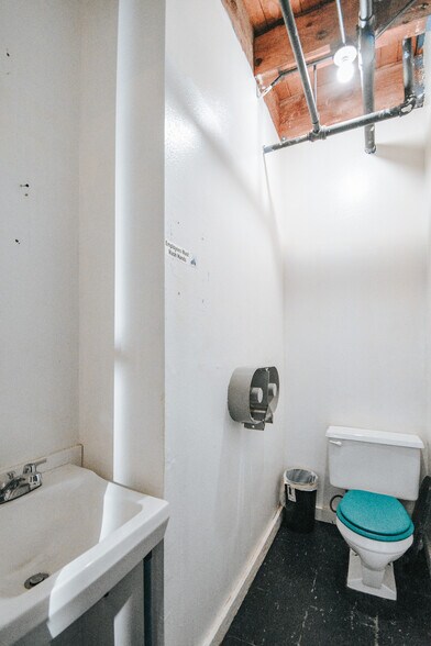 More Photos Of 4106 Houston Hwy, Victoria General Retail For Lease