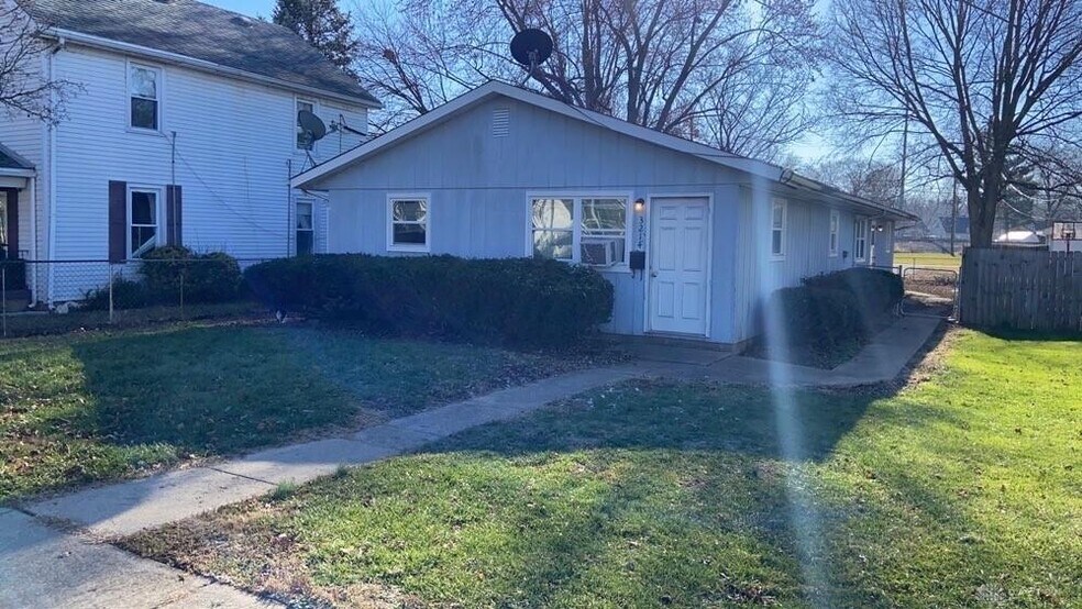 Primary Photo Of 3214 Illinois Ave, Middletown Apartments For Sale